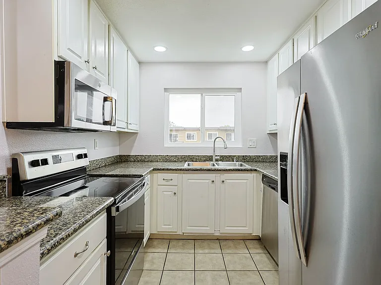 620 E Lexington Ave #16 — Photo 9