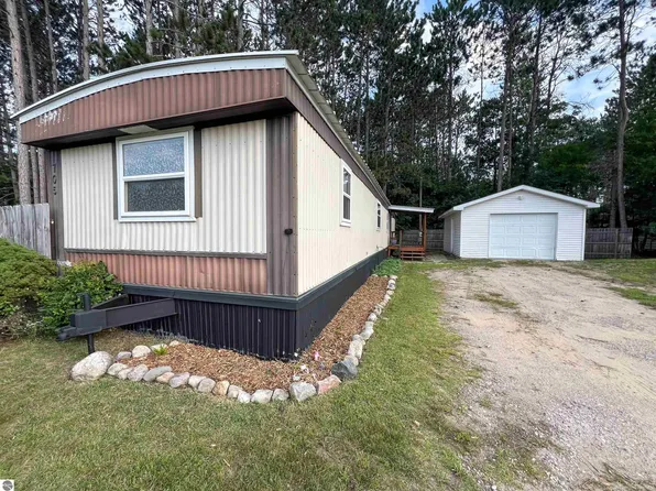 705 E Broad St, Bellaire, MI 49615