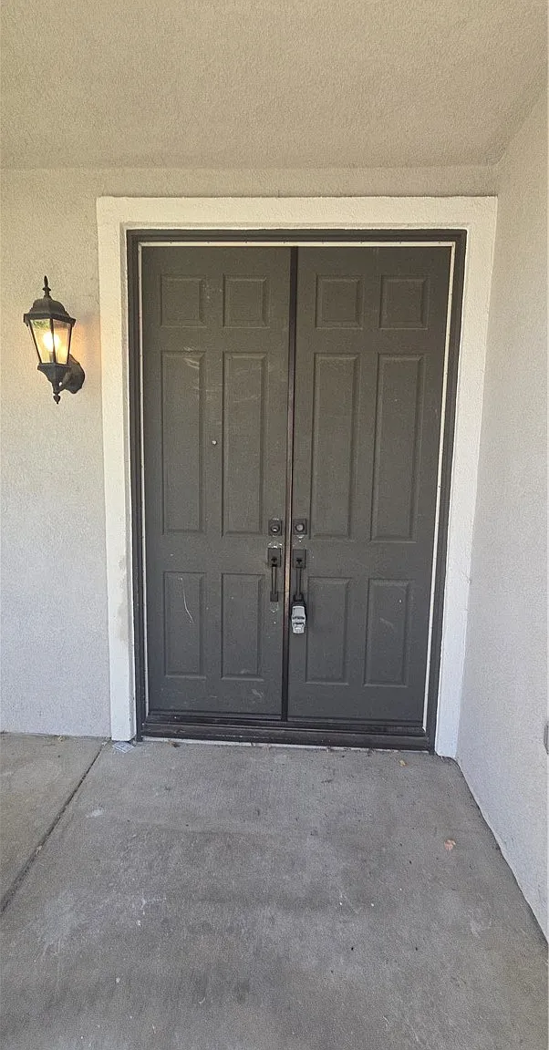 5 bed, 2371 sqft, $3,695 — Photo 2