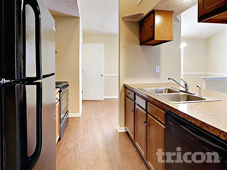 2104 David Earl Dr — Photo 5