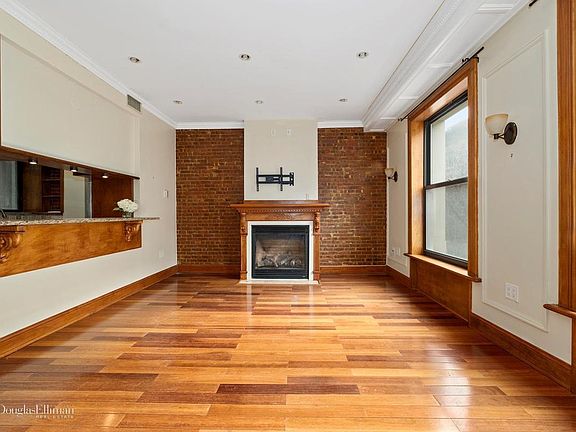 4th image of 213 W 85th St APT 3