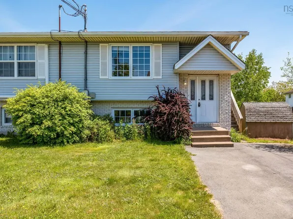 31 Sophia Cres, Halifax, NS B2W 6C9