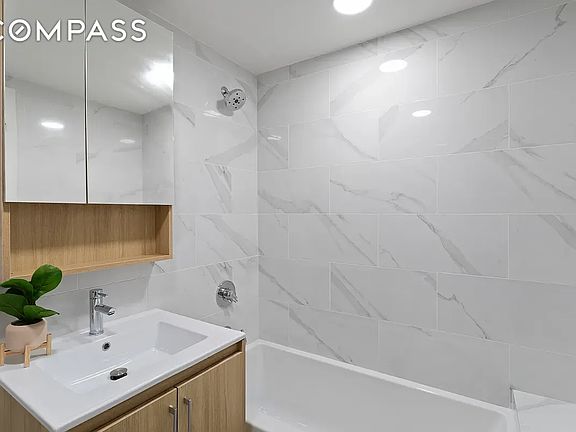 4th image of 3112 Emmons Ave #305
