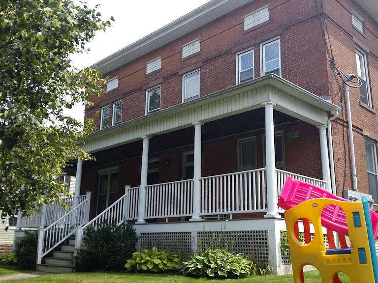 153 Lincoln St #2 — Photo 3