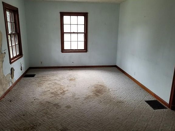 4th image of 4818 Wentworth Blvd