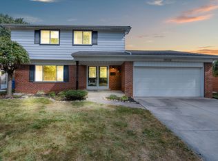 29258 Walker Dr, Warren, MI 48092