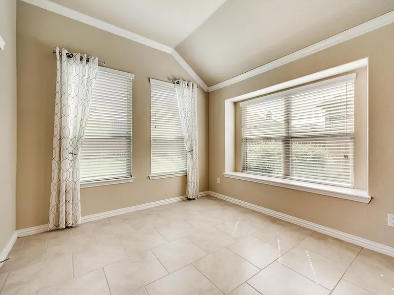 1312 Nacona Dr — Photo 4