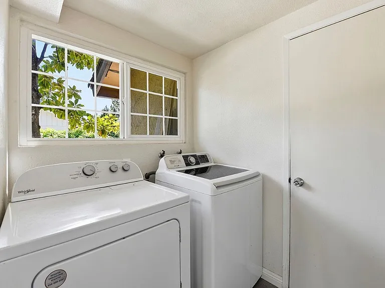 3283 Cambridge Rd — Photo 26