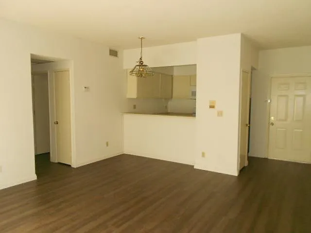 1400 Camden Ave #103 — Photo 4