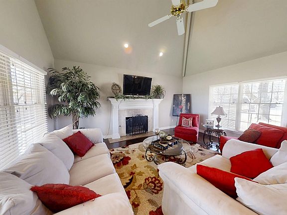 5th image of 1920 Saint Andrews Dr