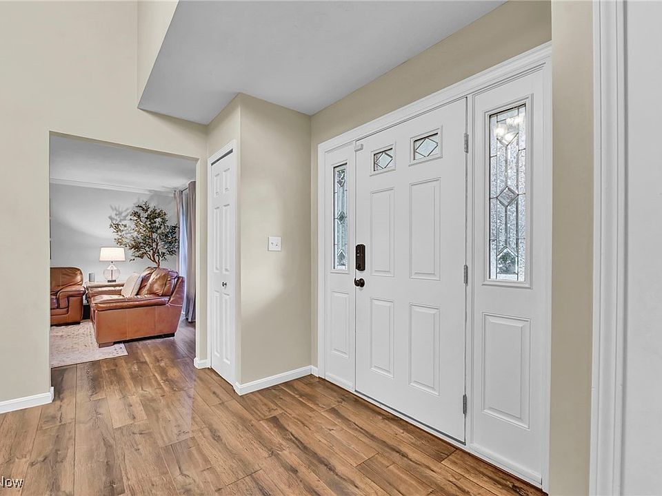 10141 Huntington Park Dr, Strongsville, OH 44136 | Zillow