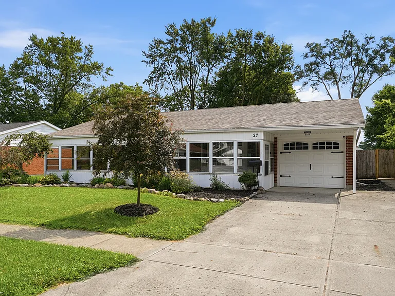 27 Laurelgrove Dr — Photo 2