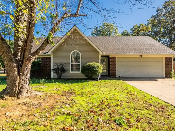 50 High Timber Dr, Maumelle, AR 72113