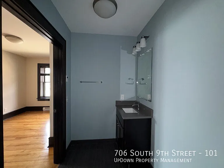 706 S 9th St — Photo 17