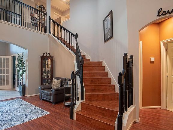 Beautiful balcony stair!