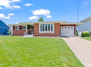 19 Saint Marys Ct, Springfield, IL 62702