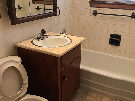 5th image of 2316 Howell Ave
