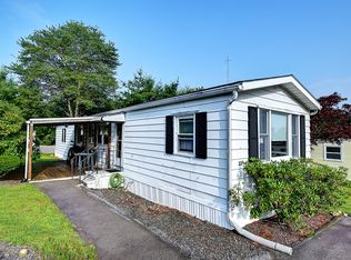 22 Thunderbird Dr, Naugatuck, CT 06770