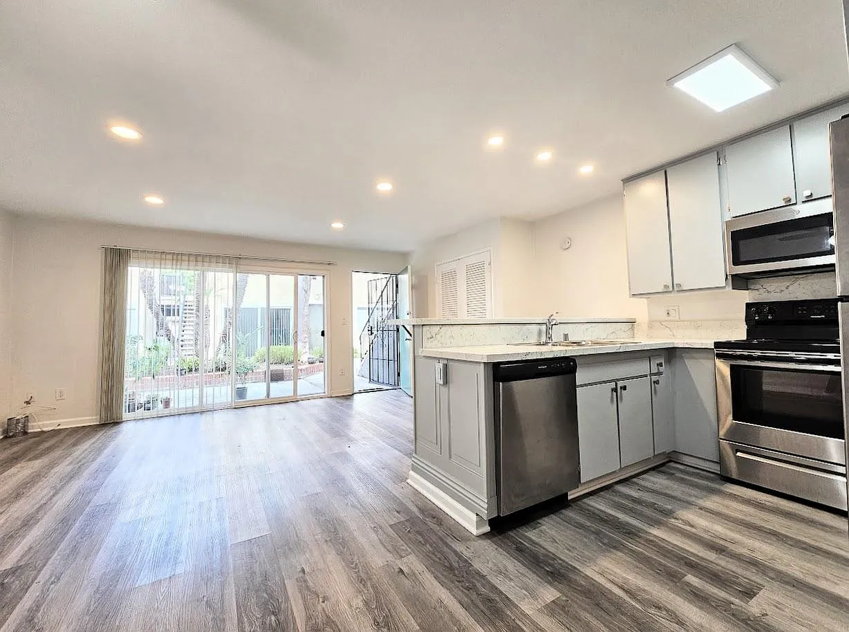1 bed, 728 sqft, $2,395 — Photo 4