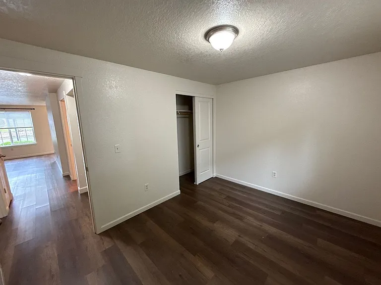 915 Bryan Ct — Photo 22