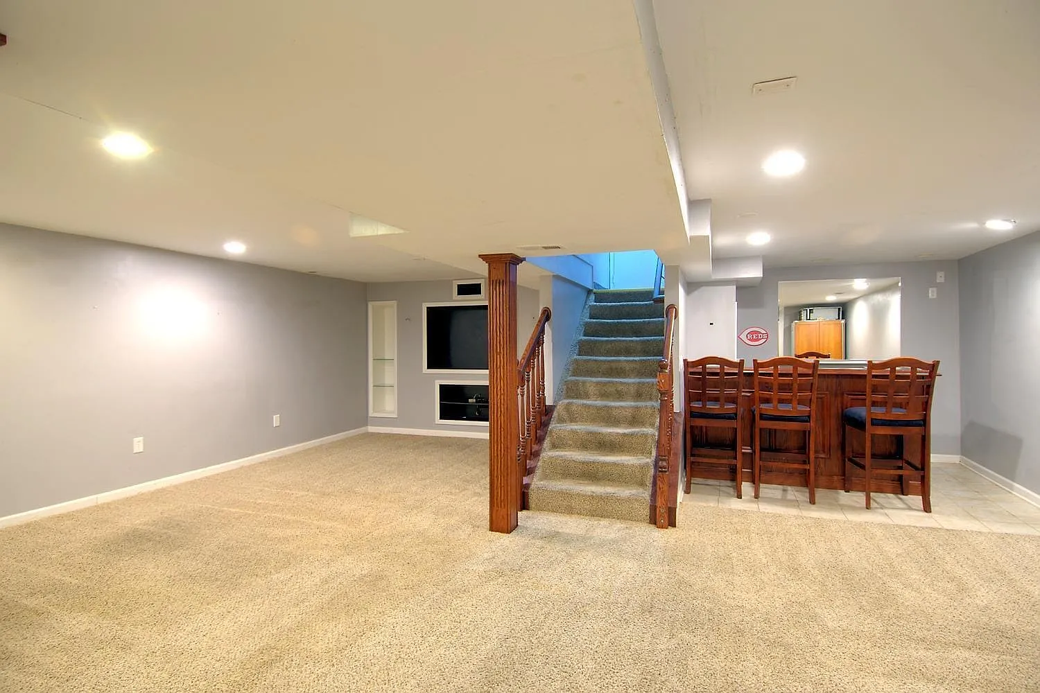 3 bed, 2.0 bath, 2016 sqft, $2,300 — Photo 2