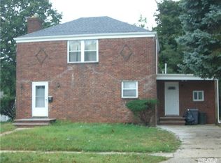 234 Newport Rd, Uniondale, NY 11553