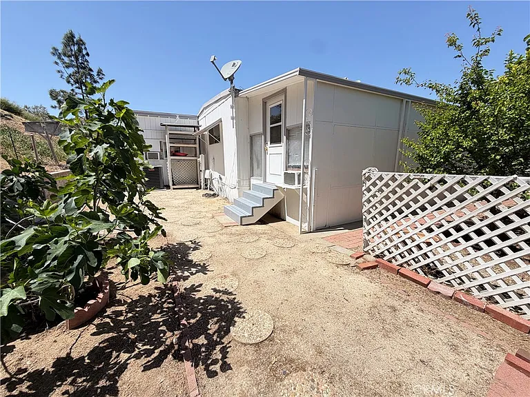 22895 Skylink Dr — Photo 14