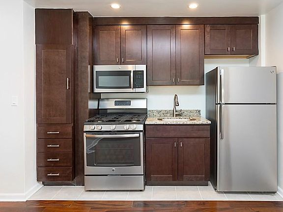 4th image of 5570 Netherland Ave APT B