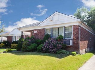 5016 Weeks Ln, Fresh Meadows, NY 11365