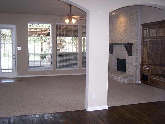 4th image of 9070 Crockett Dr