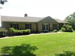 39091 Old Wheatland Rd, Waterford, VA 20197