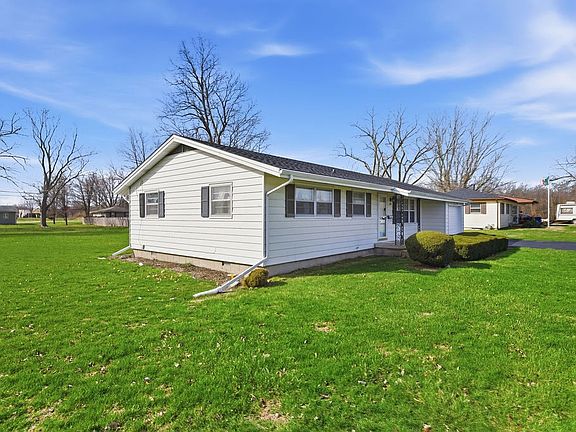3rd image of 223 Crescent Dr