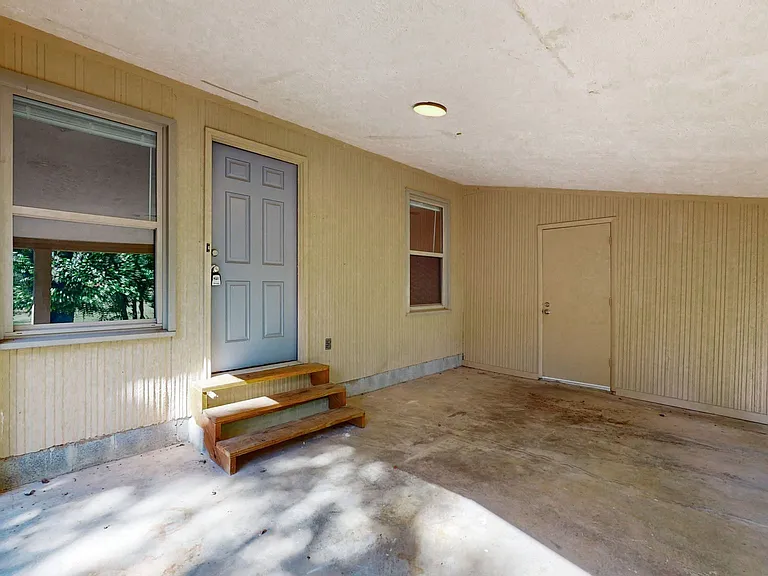 8614 Burleson Ln — Photo 33