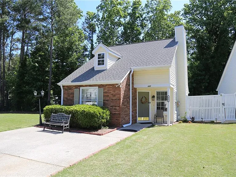 685 Crossbridge Aly — Photo 1