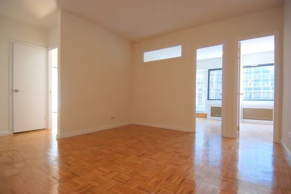 Rented by MNS | media 44