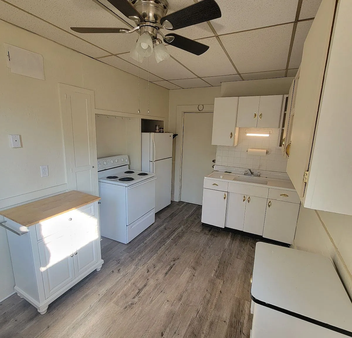 1 bed, 1.0 bath, 600 sqft, $1,000 — Photo 2
