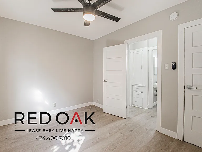 424 E 20th St #424.5 — Photo 5
