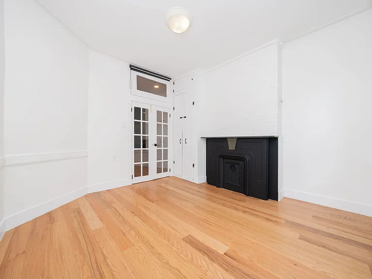 340 W 17th St #2B — Photo 6