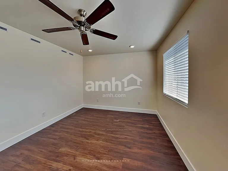 716 S Rocker Ave — Photo 8