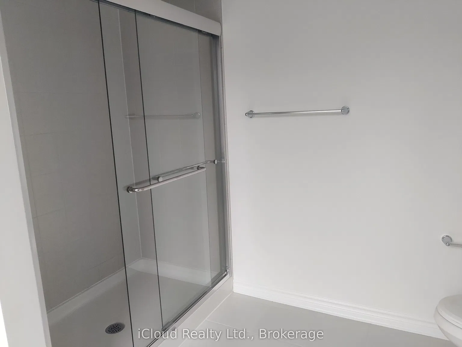 4 bed, $2,899 — Photo 4