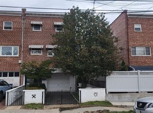 408 Howe Ave, Bronx, NY 10473