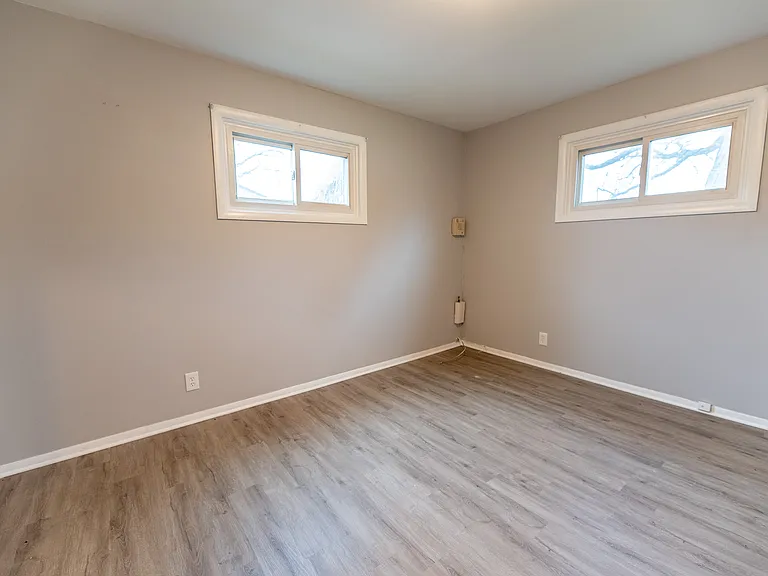 23072 Lauren Ave — Photo 11