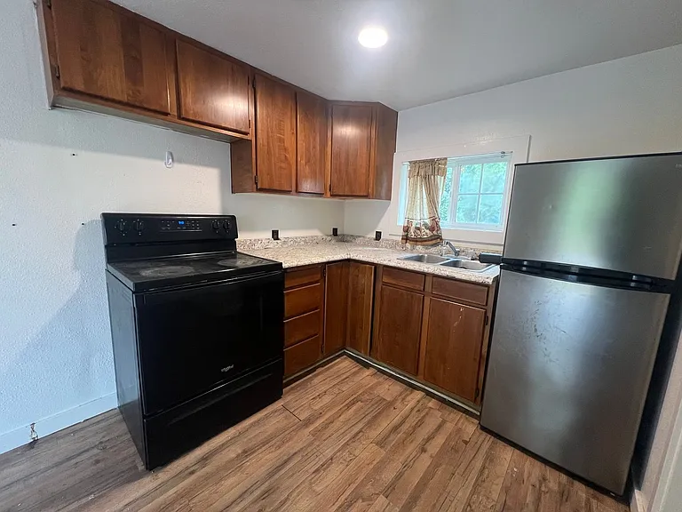 610-620 W Central Blvd — Photo 17