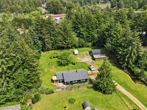 63299 Wildahl Rd, Coos Bay, OR 97420