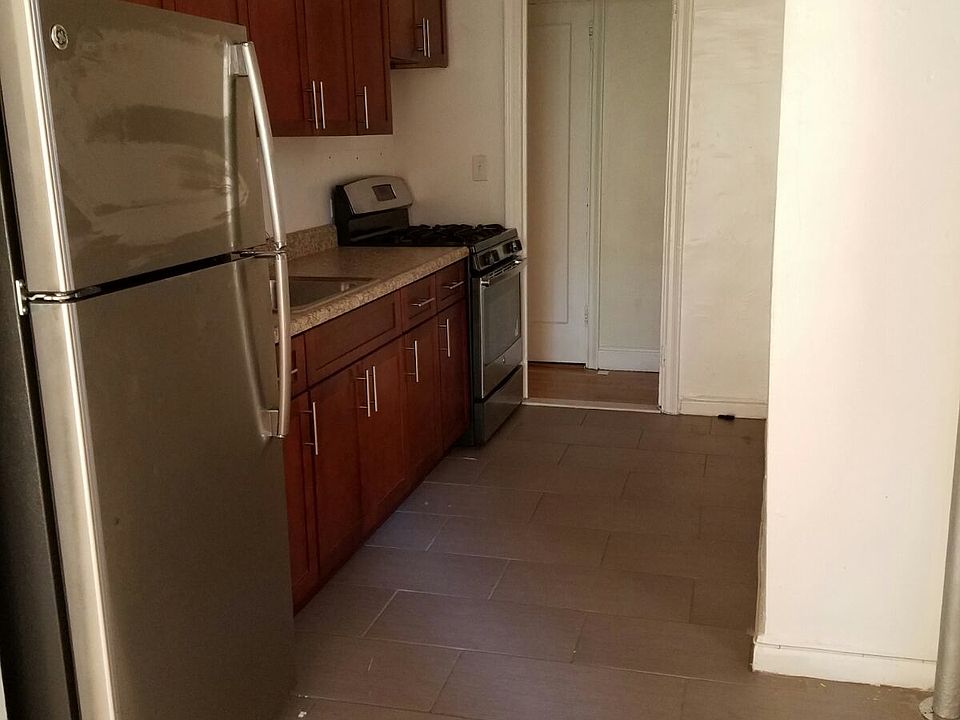 1st image of 3915 Bronx Blvd