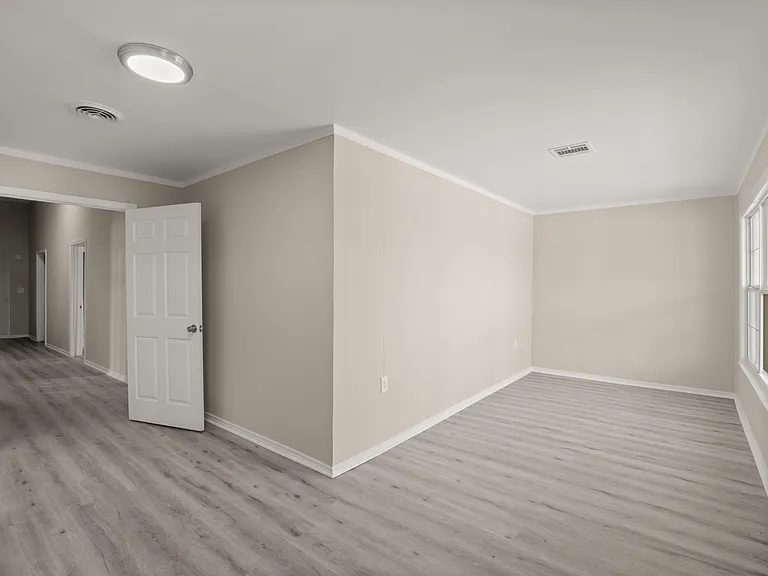 101 W Center St — Photo 13