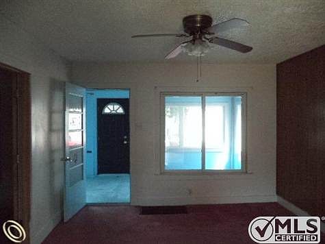 4-Living Room View 1.JPG