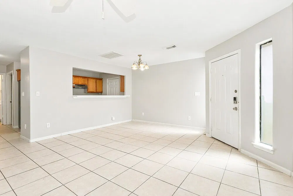 4 bed, 2.0 bath, 1590 sqft, $1,425 — Photo 4