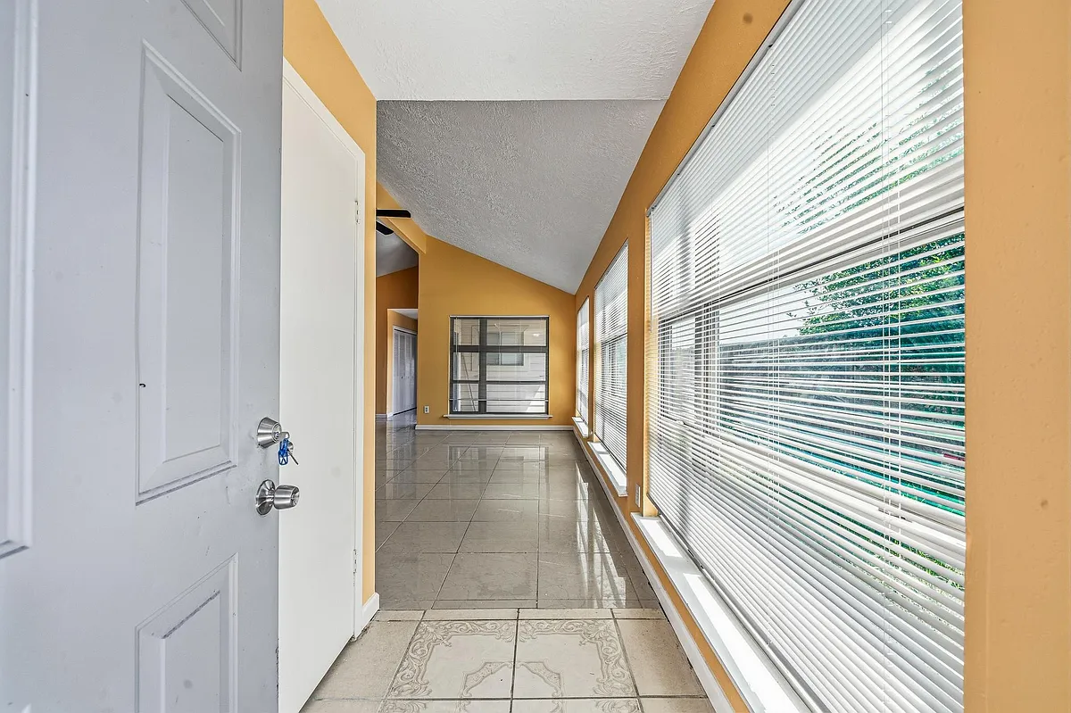 Building Photo - 13002 Lima Dr