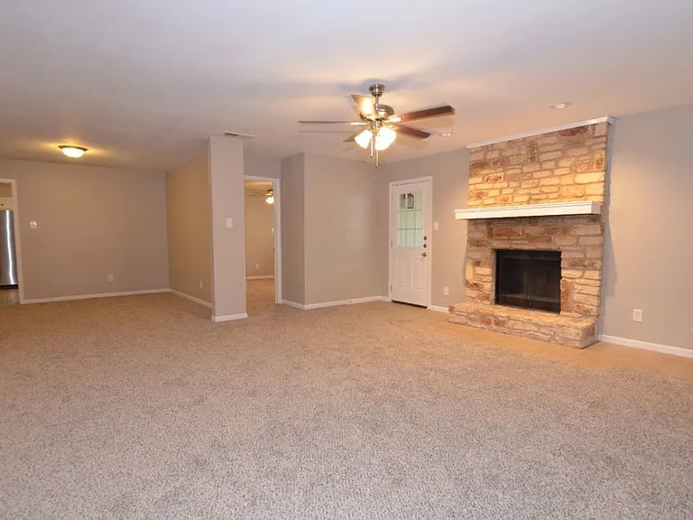 203 County Glen St — Photo 5